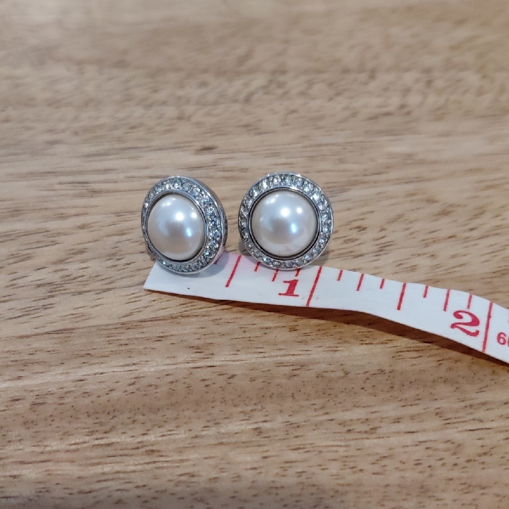 Classic White Pearl Halo Stud Earrings - Elegant Women's Jewelry - Picture 4 of 4